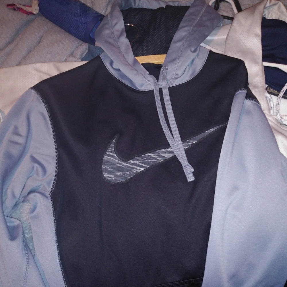 Nike therma-fit